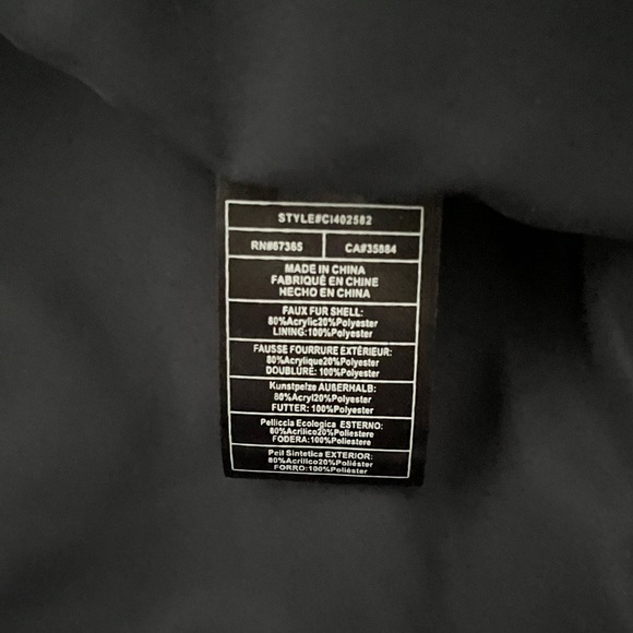 Cupcakes and Cashmere Faux Fur Coat - Picture 6 of 7